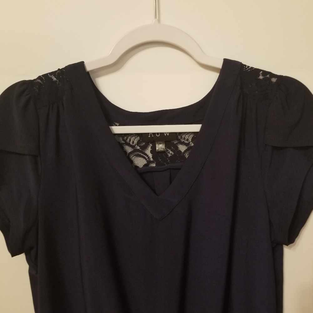 Medium tie knot top, lace blouse